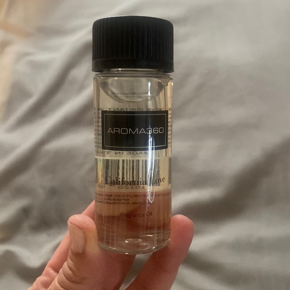 Hotel Collection Aroma 360 fragrance diffuser oil in California Love